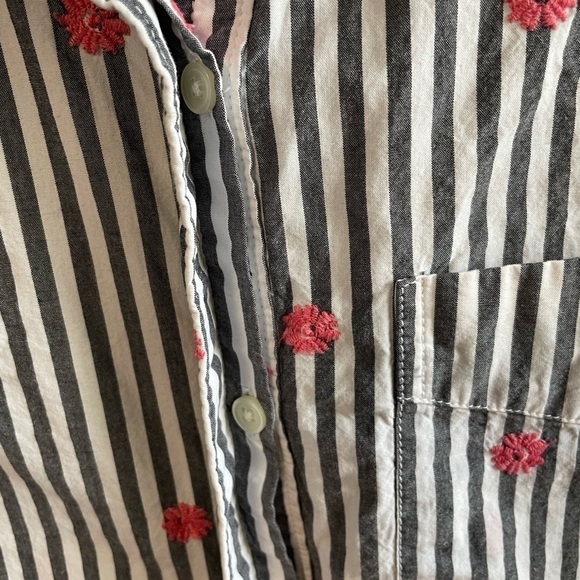 Gap popover half button placket embroidered stripes shirt. Size XS Petite. - Picture 7 of 9